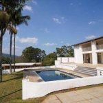 Casa de luxo em condomínio na Represa, Mairiporã-SP: 6 quartos, 5 suítes, 6 banheiros, 4 vagas, 600m². Venha conferir!