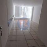 SALA COMERCIAL à venda, medindo 35 m², 01 banheiro, piso em cerâmica e em excelente localização no CENTRO DE FORTALEZA/CE