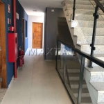 Apartamento à venda na Vila Nivi, sacada com churrasqueira, a 450 metros da Avenida Guapira.