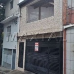 Casa com 105m²,  mais  3 kitinetes, 2 vagas em charmosa rua da zona norte.