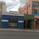 Prédio comercial com 2 lojas de rua à venda na Parada Pinto, com 8 salas e 3 banheiros.