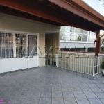 Casa de 167m², 3 dormitórios, 5 banheiros, 1 salas, 1 vaga, churrasqueira, edícula com banheiro