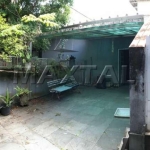 Casa de Vila à venda de 220m², no Santa Terezinha, com 2 quartos, cozinha, 2 banheiros.