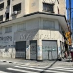 Loja de esquina na Penha, com 160m² mais estoque com total 340m², 2 vitrines, na Zona Leste.