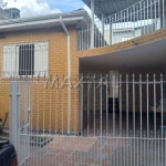 Casa na Vila Constança à venda, com 3 dormitórios, sala, cozinha, 2 banheiros e 2 vagas.