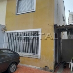 Sobrado Vila Aurora, 124 m², com 2 quartos, 1 ampla cozinha, 1 lavanderia, 2 vagas, 1 banheiro.