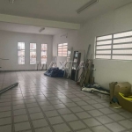 Salão comercial, na Rua Chico Pontes, 254m², na Vila Guilherme, 1 copa, 2 banheiros e 1 vaga.