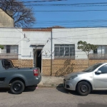 Casa térrea em Santana, com 2 dormitórios, sala, cozinha, banheiro, lavanderia e quintal.