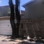 Casa térrea à venda, com 4 dormitórios, 1 suíte e 4 vagas de garagem.  Com 218m².