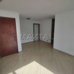 Apartamento na Braz Leme com 3 dormitórios e 2 vagas, lazer completo e quadra de tênis.