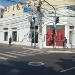 Loja à venda de esquina Rua Darzan com a Voluntários da Patria com 150 m² e 2 banheiros.