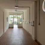 Salão comercial 45m², para alugar em Perdizes, salão com ar condicionado e 1 banheiro.