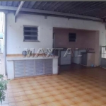 Sobrado 360m², 3 dormitórios, 2 suítes, 5 banheiros, sala, cozinha, copa, quintal, área de serviço,