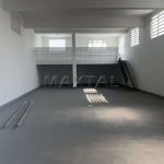 Galpão para locação, de 340m². Com 4 banheiros e 1 vaga, na Vila Nova Cachoeirinha.