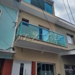 Casa de vila à venda, de 140m². Com 3 dormitórios sendo 1 suíte, e  1 vaga de garagem. No Bom Retiro