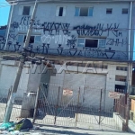 Prédio com apartamentos em esquina com 5 andares, e galpão, 6 vagas - Pery Alto.