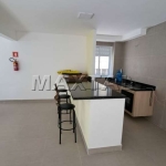 Apartamento novo com dois dormitórios, sala, cozinha americana, banheiro e área de serviço.