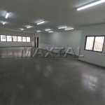 Salão comercial em Santana, 164m² com copa, 1 escritório, 4 banheiros. Região de comercial intenso