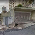 Sobrado à venda de 500m², com 3 dormitórios, 1 suíte e 4 vagas de garagem, na Santa Teresinha.