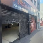 Loja reformada para locação em Santana de 110m², com banheiro, copa, em Avenida principal.