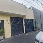 Casa residencial e comercial, 2 dormitórios, terraço, 2 vagas e sacada com vista para Braz Leme.