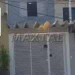 Sobrado à venda com 2 dormitórios, sala e vaga de garagem, na Vila Moraes.