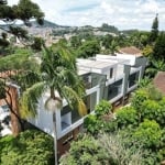 Casa à venda no Jardim Floresta. De 350 m², 4 suítes, 6 banheiros e Piscina.