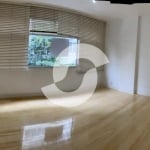 Apartamento com 3 Quartos e 1 banheiro à Venda, 140 m² por R$ 840.000