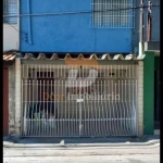 VENDE-SE SOBRADO NO CENTRO DE DIADEMA.