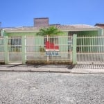 Linda casa em Condomínio fechado em Araucária!