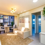 Belíssimo apartamento de 02 dormitórios (um com sacada) na Av. Cristiano Fisher&lt;BR&gt;Todo reformado!      &lt;BR&gt;Living estar e jantar estendido, cozinha, banheiro social e lavabo feitos por de