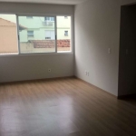 Excelente apartamento no bairro Santana, com 2 dormitórios, sendo 1 suíte, banheiro social com luminárias e balcões, cozinha com luminárias, área de serviço, piso laminado com área privativa de 63,99m