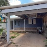 Casa com 2 dormitórios, 1 banheiro, garagem coberta, em ótimo terreno, bem arejada, próximo ao comércio local. Agende já sua visita!