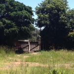 Terreno no bairro Cavalhada na Zona Sul de Porto Alegre com área total de 2.975,74m².Documentação regularizada. Aceita permuta.