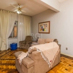 Ótima residência no Cristal, mobiliada, 4 dormitórios, 1 suíte, amplo living 3 ambientes, 2 banheiros, dependência completa, cozinha montada, gás central. lavanderia, salão de festas com churrasqueira