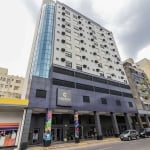 Apartamento mobiliado no bairro Cidade Baixa em Porto Alegre. Prédio com Cokitchen, Coworking, academia, bicicletário, lavanderia, sala de jogos, mini mercado self-service, terraço incrível, elevadore