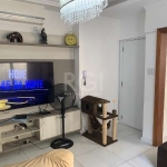 Apartamento de três dormitórios sendo 1 suíte no Centro Histórico de Porto Alegre.&lt;BR&gt;Living para dois ambientes, banheiro social, cozinha, área de serviço com lavanderia completa.&lt;BR&gt;Vaga