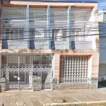 Excelente casa  localizada na Rua Cel. Fernando Machado, que pode ser utilizada para residência ou comercio. e mais parte do terreno com saída para Rua Demetrio Ribeiro. Agente já a sua vista