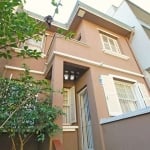 Casa ampla 4 dormitorios, 220m² privativos no bairro Higienópolis, localizada na Rua General Couto de Magalhães, &lt;BR&gt; O imóvel possui 4 dormitórios, sendo 1 suíte com closet, além de sala íntima