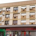 Apartamento à venda no Edifício Don Bazilio, com 3 dormitórios, sendo  1 suíte, 1 banheiro social e 1 na dependência de empregada/lavanderia, sala, vaga de garagem. Localizado em frente, com área priv