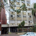 Excelente apartamento de 46,15 m2 privativos, com 1 dormitório, living, cozinha, área de serviço, banho social, 1 vaga de garagem escriturada. Condomínio com elevador, salão de festas com churrasqueir