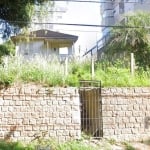 Terreno com 360m² privativos sendo 12 de frente e 30 de frente a fundos. Terreno em aclive, muito bem localizado no bairro Vila Ipiranga com projeto aprovado de prédio residencial com 8 unidades.