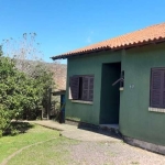 Casa com otima estrutura, pronta para morar. 3 dormitorios, sala, cozinha ampla, salão de festas completo, piscina . lugar tranquilo, excelente opção de casa de lazer!!