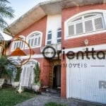 Imobiliária Orientta ALUGA!&lt;BR&gt;&lt;BR&gt;EXCELENTE CASA NO BAIRRO TRISTEZA ? 4 DORMITÓRIOS, 1 SUÍTE MASTER, 4 VAGAS DE GARAGEM&lt;BR&gt;&lt;BR&gt;Localizada no tradicional bairro Tristeza, essa 