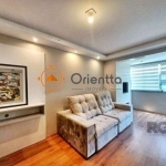 IMOBILIÁRIA ORIENTTA ALUGA APARTAMENTO 2 DORMITÓRIOS, 48M², 1 VAGA DE GARAGEM E LOCALIZADO NO BAIRRO  MONT SERRAT. &lt;BR&gt;Apartamento mobiliado com 48m², 2 vagas de garagem, ideal para quem busca c