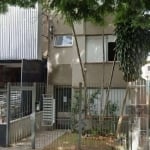 Ótimo apartamento no bairro Santa Cecília, em frente do Zaffari Ipiranga, de frente, reformado, com 42m² privativos, de 1 dormitório. Possui sala, 1 dormitório, banheiro, cozinha e área de serviço int