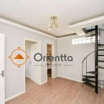 IMOBILIÁRIA ORIENTTA ALUGA APARTAMENTO DUPLEX MOBILIADO, COM 1 DORMITÓRIO, ESCADA CARACOL, 1 BANHEIRO E CHURRASSQUEIRA. Venha conhecer esse apartamento, que fica localizado em uma bairro familiar e tr