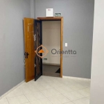 Imobiliária Orientta ALUGA excelente sala comercial de frente na Dr. Flores  em Porto Alegre;&lt;BR&gt;Imóvel com área aproximadamente 36m² e 1 banheiro.&lt;BR&gt;Localizado no 6º andar.&lt;BR&gt;Cond