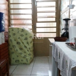 Apartamento de 2 dormitórios no Bairro Santana. Imediações do Zaffari Ipiranga. Com 1 loja comercial, (alugada). Em excelente localização de esquina ideal para comércio. &lt;BR&gt;Agende já sua visita