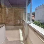 Amplo apartamento Duplex com uma suíte,  sendo o total de 2 dormitórios,cozinha, banheiro , sala  semi mobiliado, 93m², possui garagem com box escriturado.&lt;BR&gt;Os limites do bairro Santo Antônio 